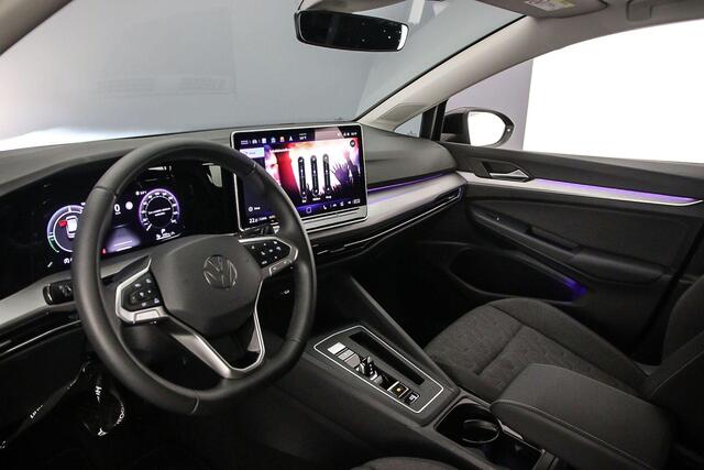 Volkswagen GOLF Life Edition 1.5 TSI eHybrid 204pk DSG Automaat Adaptive cruise control, Achteruitrijcamera, LED koplampen, Parkeersensoren, App connect, DAB, Radio, Stuurwiel verwarmd