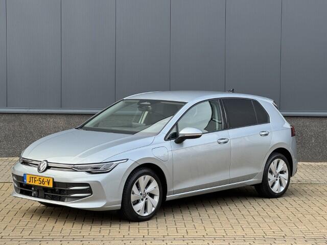 Volkswagen GOLF 1.5 eHybrid Life Edition
