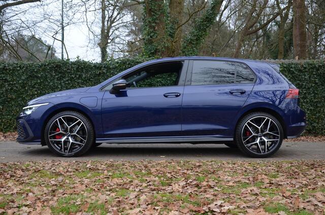 Volkswagen GOLF Variant 1.5 eTSI R-Line Business Automaat/Navi/Led/Pdc/Ecc/Stoel & stuurverwarming/Virtual Cockpit/Achteruitrijcamera/Cr-Control adaptief/Panoramadak/Trekhaak