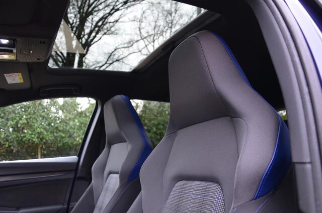 Volkswagen GOLF Variant 1.5 eTSI R-Line Business Automaat/Navi/Led/Pdc/Ecc/Stoel & stuurverwarming/Virtual Cockpit/Achteruitrijcamera/Cr-Control adaptief/Panoramadak/Trekhaak