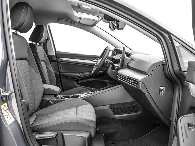 Volkswagen GOLF variant Life Edition 1.5 eTSI 116 pk 7 versn. DSG · Achteruitrijcamera · draadloze telefoonlader · Trekhaak inklapbaar, met elektrische ontgrendeling ·