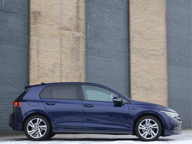 Volkswagen GOLF 8 1.5 TSI R-Line | ACC | Stoel- & Stuurverwarming | LED | Carplay | Sfeerverlichting |