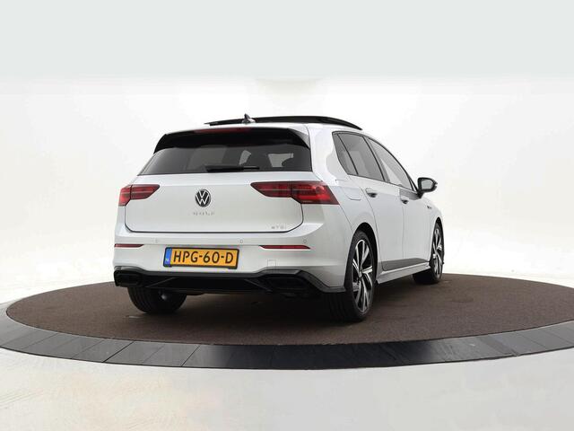 Volkswagen GOLF 1.5 eTSI 150pk DSG R-Line · Panoramadak · Camera · Stuur- & Stoelverwarming · Keyless · Sfeerverlichting · Garantie t/m 22-02-2026 · TOPDEAL