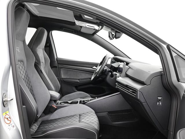 Volkswagen GOLF 1.5 eTSI 150pk DSG R-Line · Panoramadak · Camera · Stuur- & Stoelverwarming · Keyless · Sfeerverlichting · Garantie t/m 22-02-2026 · TOPDEAL