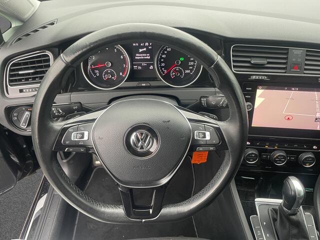 Volkswagen GOLF 1.5 TSI Highline Business R Pano/schuif |