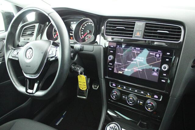 Volkswagen GOLF 1.5 TSI 130pk H6 Sound Stoelverwarming Navigatie Privacyglass