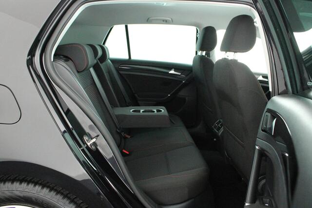 Volkswagen GOLF 1.5 TSI 130pk H6 Sound Stoelverwarming Navigatie Privacyglass