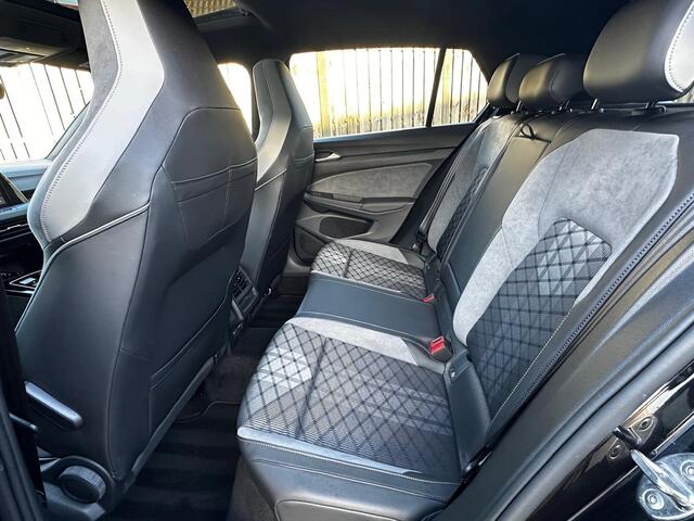 Volkswagen GOLF 1.5 eTSI R-Line Panorma