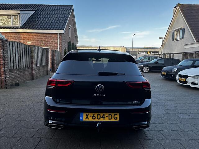 Volkswagen GOLF 1.5 eTSI R-Line Panorma