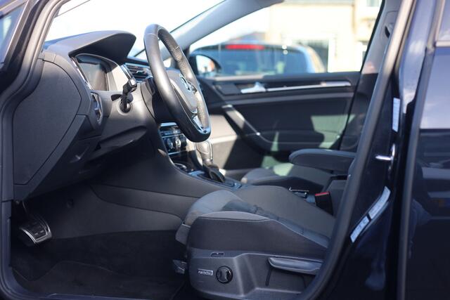 Volkswagen GOLF 1.5 TSI HIGHLINE BUSINESS R I AUT I PANO I CAMERA I ACC I LED