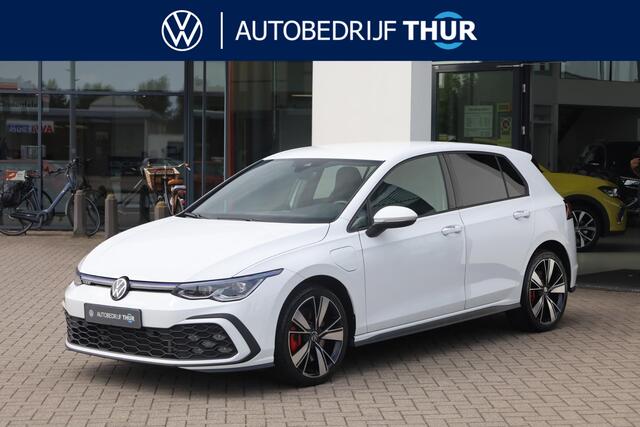 Volkswagen GOLF 1.4 eHybrid GTE 245PK / 180kW LED Matrix IQ.Lights, achteruitrijcamera, 3-zone climatronic, draadloos telefoon laden, voorstoelen + stuurwiel verwarmbaar, Apple Carplay & Android Auto, instelbare rijprofielen (Driving Profiles), full map navigatie, adapti
