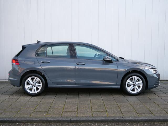 Volkswagen GOLF 1.0 eTSI Life Business 111 Pk Automaat Navigatie / Apple Carplay / DAB / Camera
