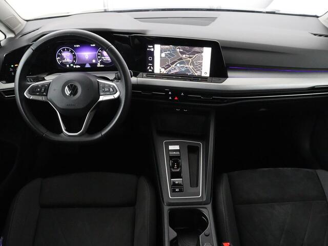 Volkswagen GOLF 1.0 eTSI Life | Stoelverwarming | Camera | Massage | Carplay | Memory | Navigatie | Full LED | Sfeerverlichting | Adaptive cruise