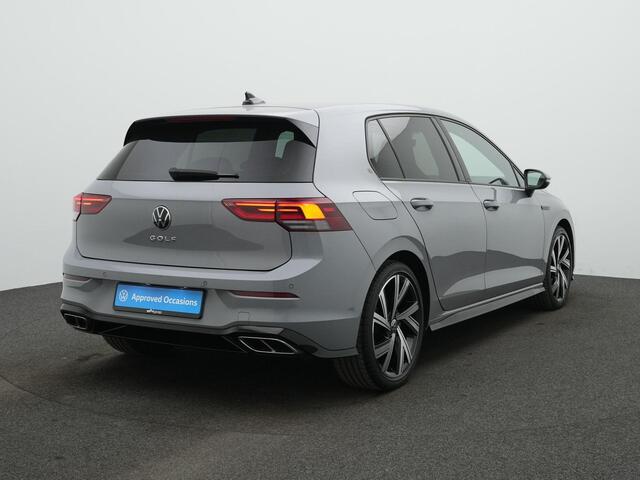 Volkswagen GOLF 1.5 eTSI 150 pk DSG R-Line Business | Trekhaak | Stuur-/stoelverwarming | Achteruitrijcamera | Adaptive Cruise