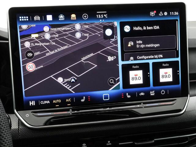 Volkswagen GOLF variant R-Line Edition 1.5 eTSI 150 pk 7 versn. DSG · Assistance Pakket Plus · Panoramaschuif-kanteldak · Trekhaak inklapbaar, met elektrische ontgrendeling ·