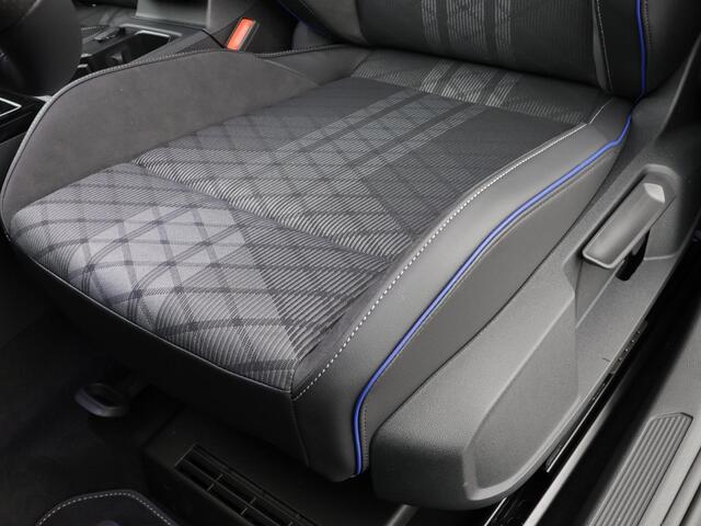 Volkswagen GOLF variant R-Line Edition 1.5 eTSI 150 pk 7 versn. DSG · Assistance Pakket Plus · Panoramaschuif-kanteldak · Trekhaak inklapbaar, met elektrische ontgrendeling ·