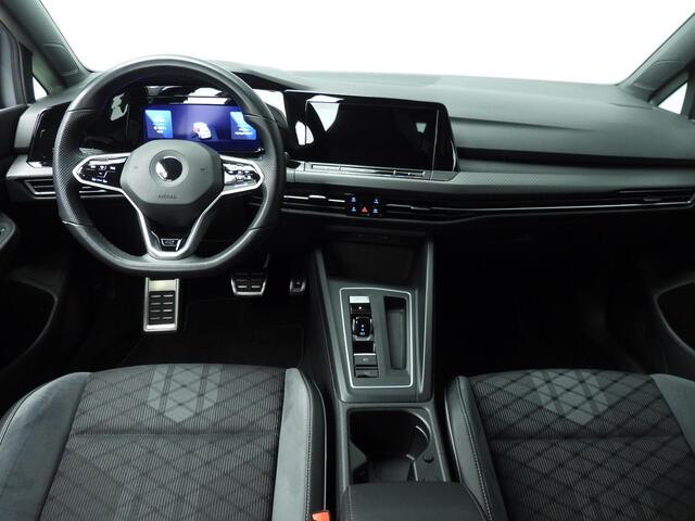 Volkswagen GOLF 1.5 eTSI R-Line Automaat | Stoelverwarming | Stuurverwarming | Active Cruise Control