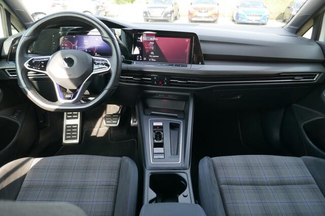 Volkswagen GOLF 1.4 EHYBRID GTE 150 PK APPLE CARPLAY / NAVIGATIE / WINTERPAKKET