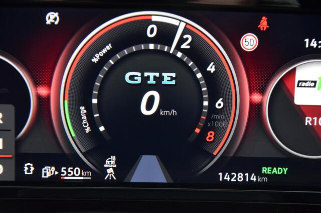 Volkswagen GOLF 1.4 eHybrid GTE Automaat/Navi/Led/Pdc/Ecc/Stoel & stuurverwarming/Virtual Cockpit/Achteruitrijcamera/Cr-Control adaptief/Panoramadak/Trekhaak
