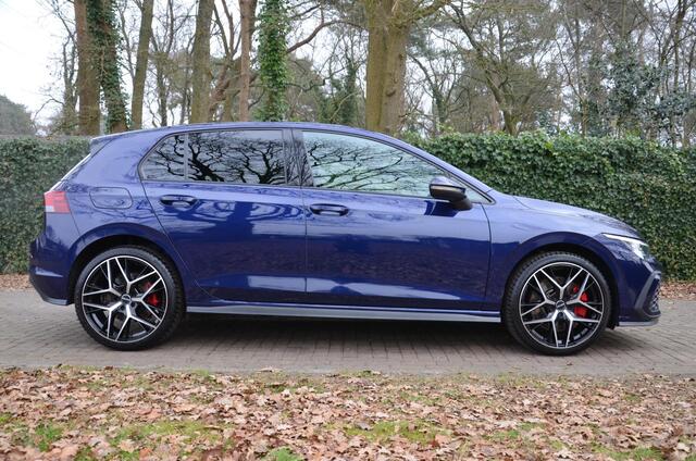 Volkswagen GOLF 1.4 eHybrid GTE Automaat/Navi/Led/Pdc/Ecc/Stoel & stuurverwarming/Virtual Cockpit/Achteruitrijcamera/Cr-Control adaptief/Panoramadak/Trekhaak