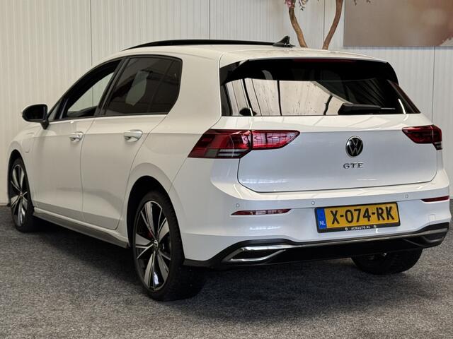 Volkswagen GOLF 1.4 eHYBRID GTE PANORAMADAK DCC ONDERSTEL HEAD-UP DISPLAY APPLE CARPLAY/ANDROID RIJSTROOKSENSOREN ELEK. UITKLAPBARE TREKHAAK ACHTERUITRIJCAMERA LED VERLICHTING ZEER MOOI !! 3010