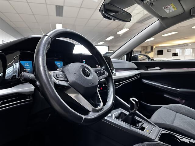 Volkswagen GOLF 1.0 TSI Life/ Virtual Cockpit/ Ambient Light/ 16'' LMV/ LED Koplampen/ Keyless-GO/ Lane-Assist./ Adaptive Cruise/ Apple + Android/ DAB+/ Navi/ Clima/ PDC V+A/ Extra getint glas.