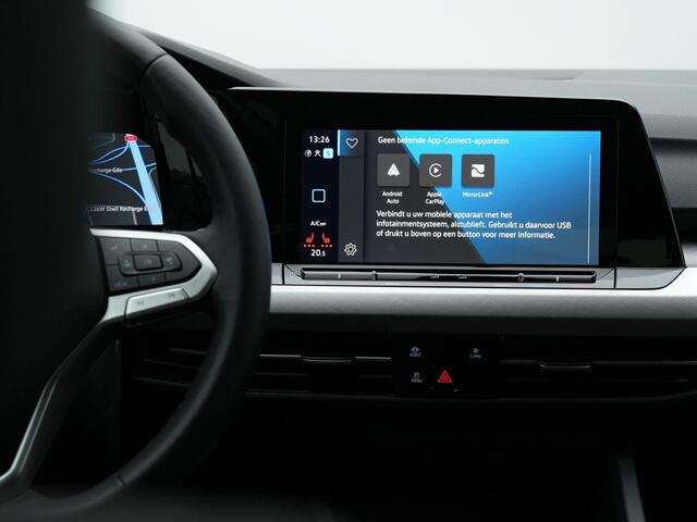 Volkswagen GOLF 1.5 eTSI 150 pk DSG Life | Trekhaak | Stoelverwarming | Adaptive Cruise | Navigatie