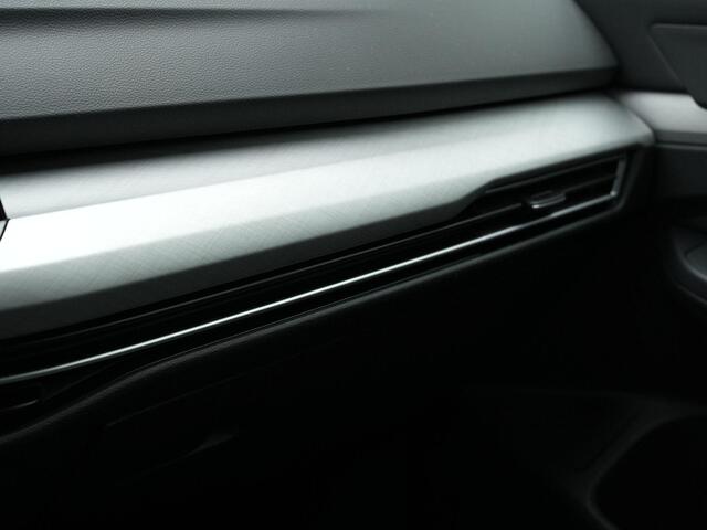 Volkswagen GOLF 1.5 eTSI 150 pk DSG Life | Trekhaak | Stoelverwarming | Adaptive Cruise | Navigatie