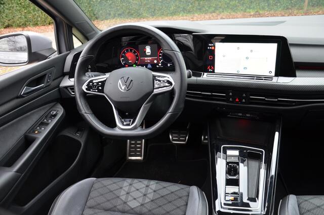 Volkswagen GOLF Variant 1.5 eTSI R-Line Business Digitaal-Dashbord/Ecc/Navi/Cr-Controle/Privacy-Glass/Pdc/Stoelverwarming/18-Inch/Achteruitrijcamera/Apple Carplay/Android Auto/Led