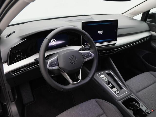 Volkswagen GOLF Life Edition 1.5 eHybrid 204 PK | Trekhaak | Navi | Camera | Stoelverwarming | 18" Lichtmetalen Velgen |