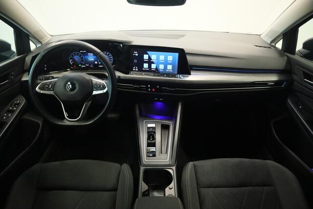 Volkswagen GOLF 1.5 eTSI Style Panoramadak Elec.Trekhaak IQ-led