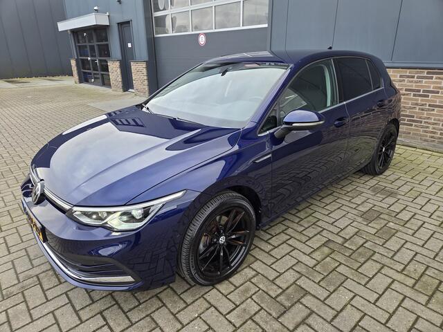 Volkswagen GOLF 1.5 eTSI Style Camera,massage,stuurverwarming!!