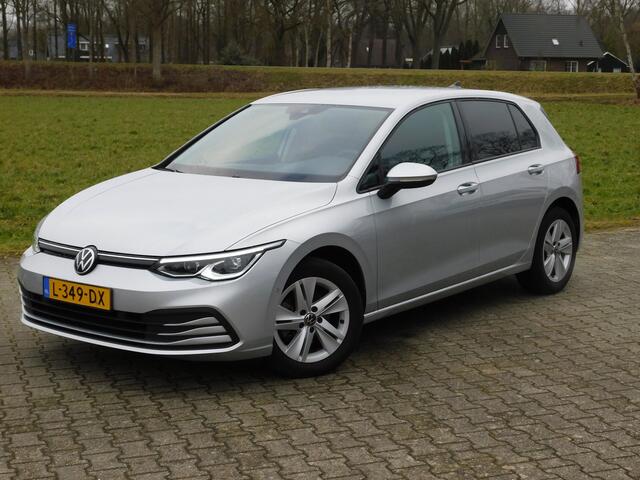 Volkswagen GOLF 1.0 eTSI Life Business