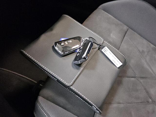 Volkswagen GOLF 1.4 TSI eHybrid 204pk PHEV Style / Memory / 18 inch / Travel Assist / Wordt Verwacht