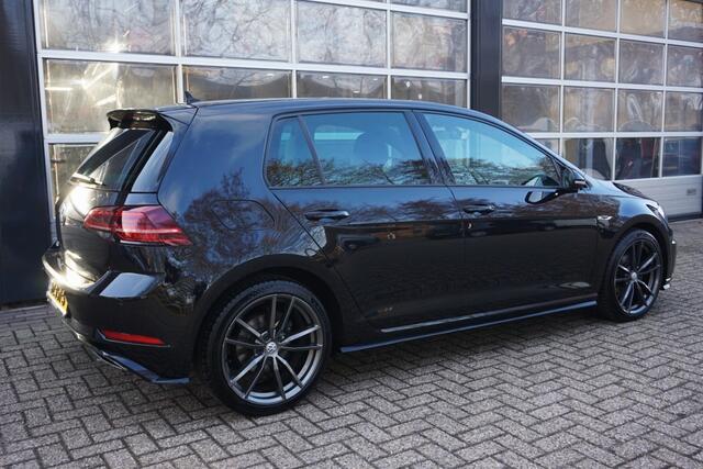 Volkswagen GOLF 1.0 TSI Highline Business R
