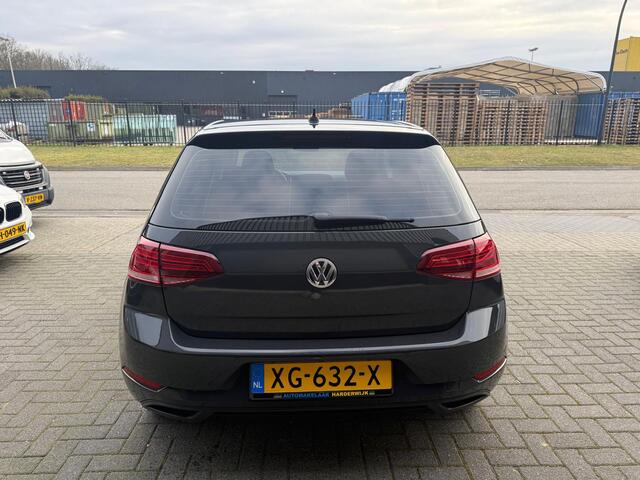 Volkswagen GOLF 1.0 TSI Trendline | 1E EIGENAAR | 12 MND GARANTIE | LEDER | CRUISE | DAB | CARPLAY | STOELVERWARMING