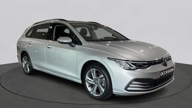 Volkswagen GOLF Variant 1.0 eTSI Automaat Life | 17" | Navigatie |