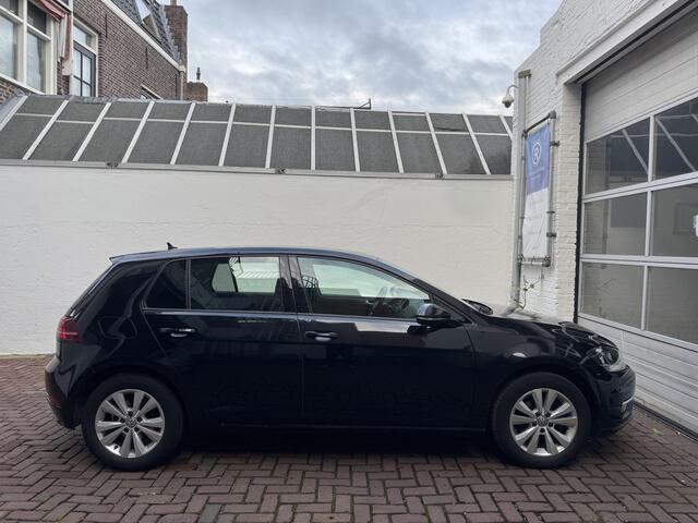 Volkswagen GOLF 1.0 TSI Comfortline Business Clima/Cruisecontrol/Navi/Stoelverwarm./PDC/LMvelgen