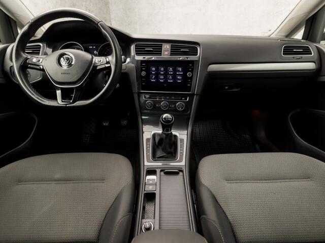 Volkswagen GOLF 1.5 TSI Sportline (APPLE CARPLAY, 4 CILINDER, GROOT NAVI, CLIMATE, SPORTSTOELEN, GETINT GLAS, PARKEERSENSOREN, LM VELGEN, NIEUWE APK, NIEUWSTAAT)