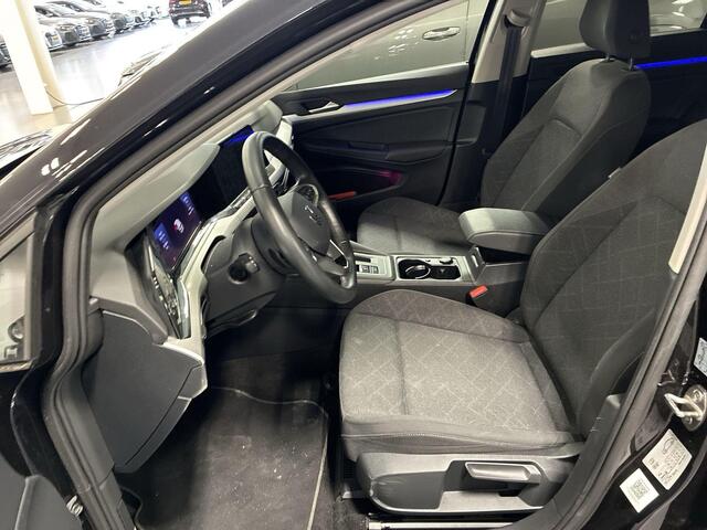 Volkswagen GOLF 1.0 eTSI 110pk DSG Life · Camera · Apple/Android Car Play · Sfeerverlichting · P-Sensoren · Navigatie · 16'' Inch · Garantie t/m 04-02-2028 of 100.000km