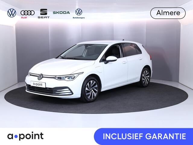 Volkswagen GOLF 1.4 eHybrid Style | Navigatie | Parkeersensoren | Adaptieve cruise control | Stoelverwarming | Stoelmassage |