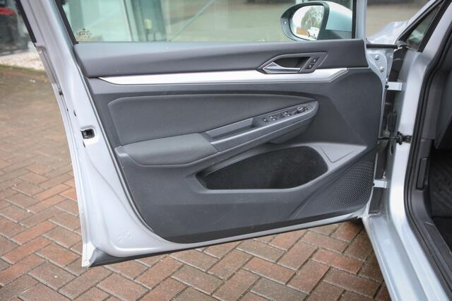 Volkswagen GOLF 1.0 TSI Life Bns | Sfeerverlichting | Stoel/Stuurverwarming |