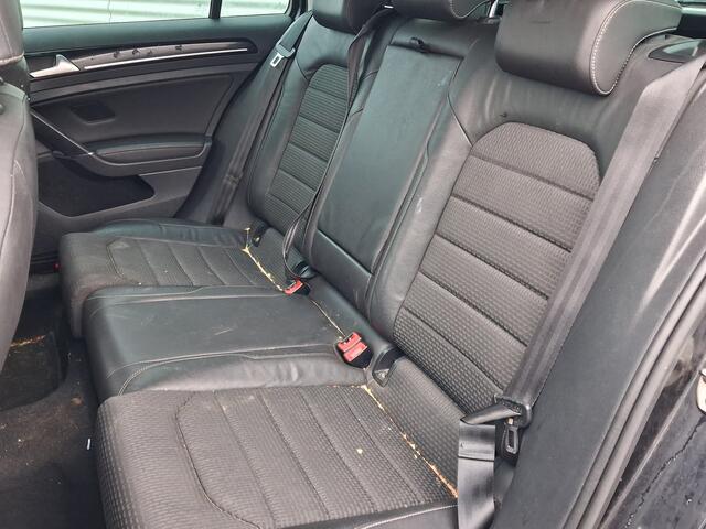 Volkswagen GOLF Variant 1.2 TSI Connected Series | Nieuw Binnen! | Camera | Stoelverwarming | Half leder