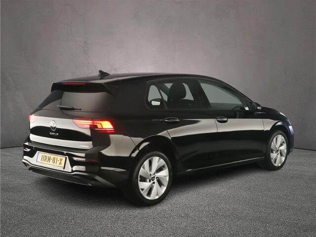 Volkswagen GOLF Life Edition 1.5 TSI eHybrid 204pk DSG Automaat Adaptive cruise control, Achteruitrijcamera, Stoelverwarming, LED koplampen, Parkeersensoren, App connect