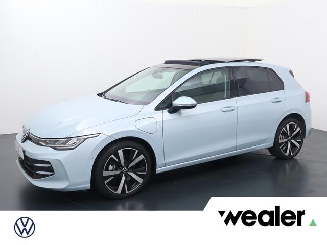 Volkswagen GOLF 1.5 eHybrid Life Edition | 204 PK | SoH100% | Automaat | Panoramadak | Adaptive cruise control | Achteruitrij camera |
