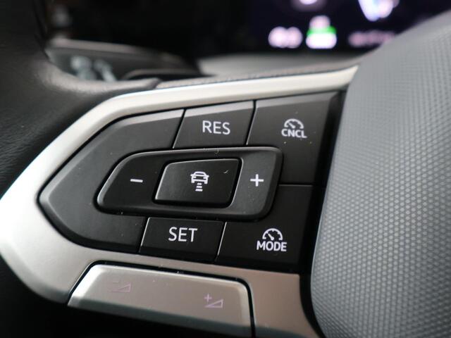 Volkswagen GOLF 1.5 eHybrid Life Edition | 204 PK | Automaat | Elektrische Panoramadak | Cruise control adaptief | Achteruitrij camera |