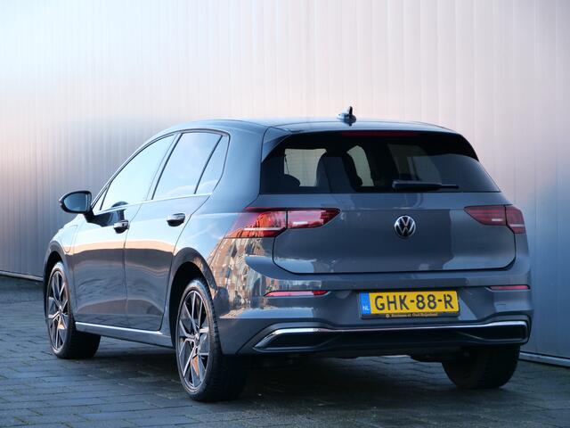Volkswagen GOLF 1.5 eHybrid 50 Edition 204 Pk Automaat Navi / DAB / Apple Carplay / Camera / Keyless
