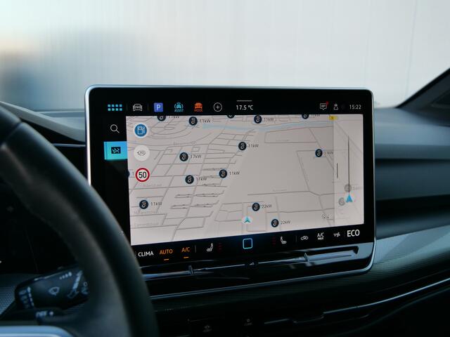 Volkswagen GOLF 1.5 eHybrid 50 Edition 204 Pk Automaat Navi / DAB / Apple Carplay / Camera / Keyless