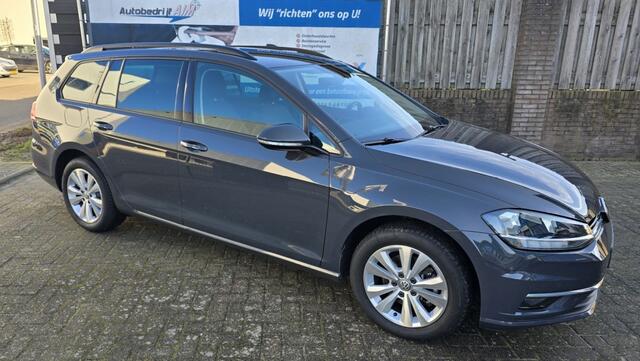 Volkswagen GOLF 1.0 TSI Comfortline / Wagon / Autom. / Navi / PDC / Cruise / Climate