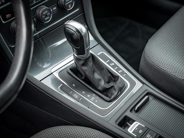 Volkswagen GOLF Variant 1.0 TSI // automaat // achteruitrijcamera // navi